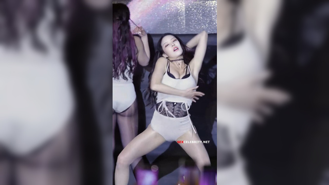BLACKPINK – Nude Jennie [제니 블랙핑크 섹시한 아이돌] Sexy Dance