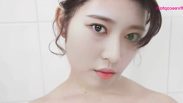 Young and sexy k-pop star (젊고 섹시한 케이팝 스타) Minju (김민주) IZ*ONE (아이즈원) [PREMIUM]