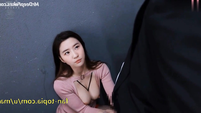Liu Yifei (刘亦菲) as sexy Chinese escort (作为性感的中国人 护送)
