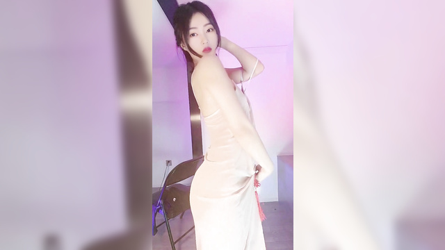 Beautiful Chinese striptease Zhang Tian'ai (Crystal Zhang) 中国人张天爱 [PREMIUM]