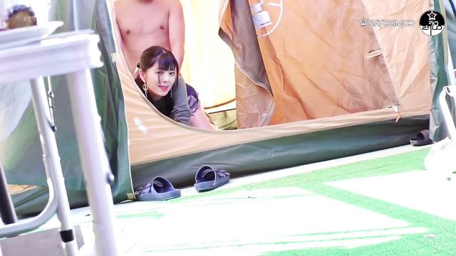 Yuna (신유나) ITZY (있지) has sex in a tourist kpop tent 관광 케이팝 텐트 [PREMIUM]