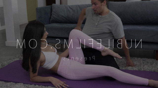 Hot brunette Jessica Alba sex tapes with her yoga teacher [PREMIUM]