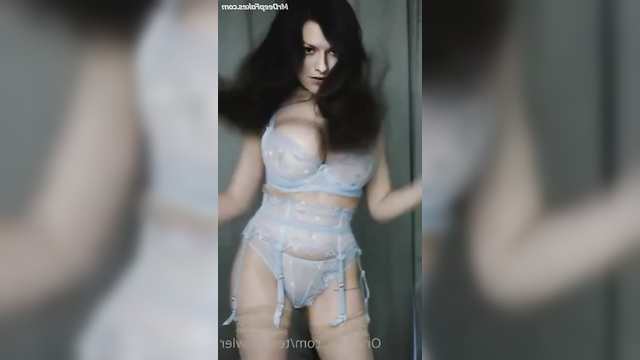 Laura Pausini made deep throat blowjob in sexy underwear