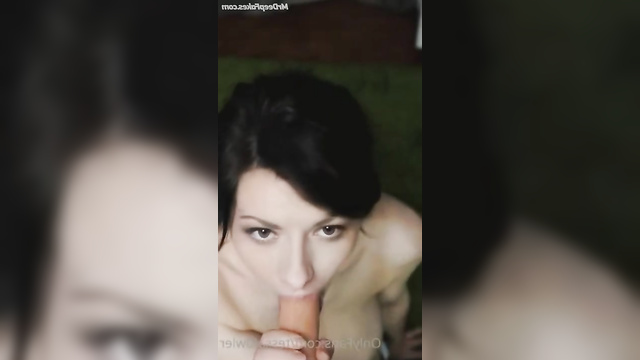 Laura Pausini made deep throat blowjob in sexy underwear