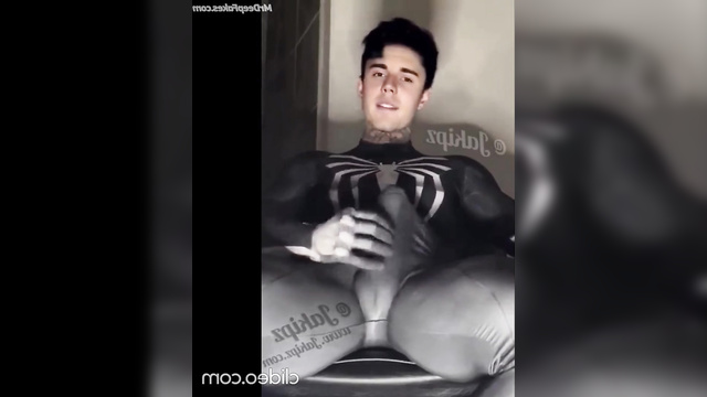 Hottest tatto guy Justin Bieber masturbated in super hero suit