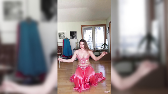 Hot milf Monica Bellucci dance sex scene on camera [PREMIUM]