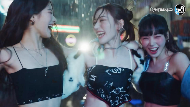 Sexy korean babes LE SSERAFIM dancing so hot, pmv - 르세라핌 딥 페이크 비디오