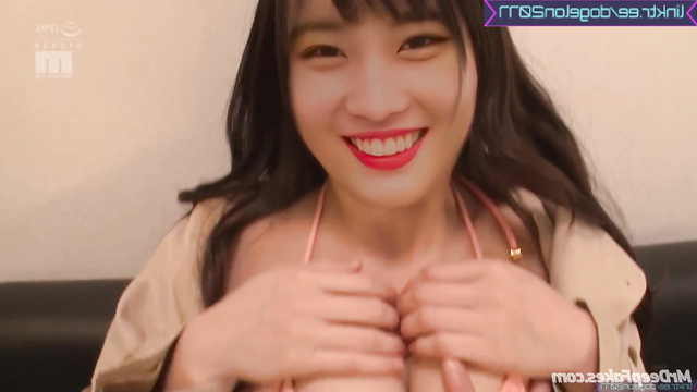 Fake Momo from TWICE / squeezing a big dick with her hands [트와이스 모모]