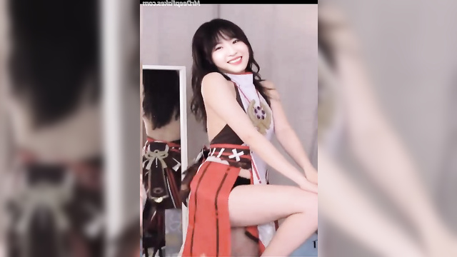 Sexy dance from chinese superstar Liu Yifei (刘亦菲智能换脸)