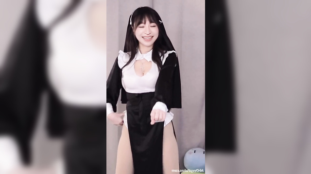 Deepfake, erotic dance of a lustful nun - Cyndi Wang (王心凌 假色情片)