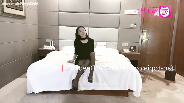 假色情片 Zhou Dongyu fake solo porn of being totally sexy and hot 周冬雨