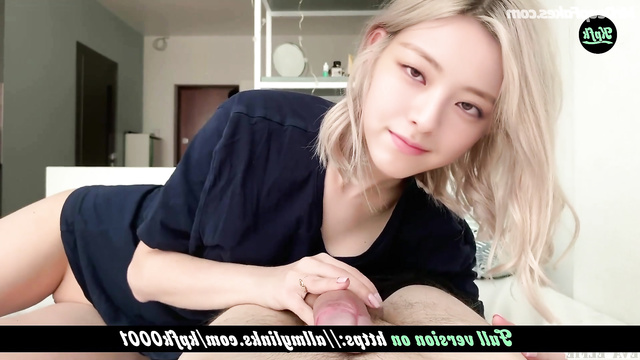 Korean blonde gently licks big cock - fake Yuna (신유나 있지)