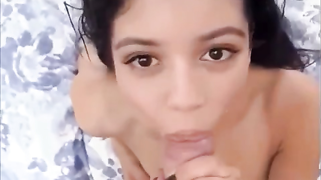 Jenna Ortega seems to like getting cumshots in mouth [fake porn]
