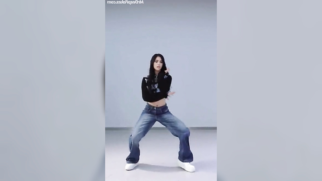 Nina Dobrev dancing hot sexy dance - deepfake video
