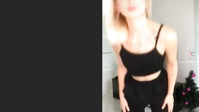 Curvy blonde Gensyxa dancing naked on camera - deepfake