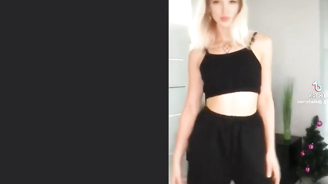 Curvy blonde Gensyxa dancing naked on camera - deepfake