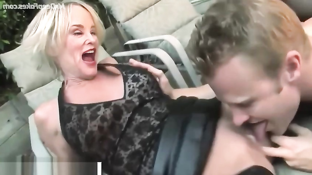 Hot milf Jessica Lange pleased by young guy - deepfake porn