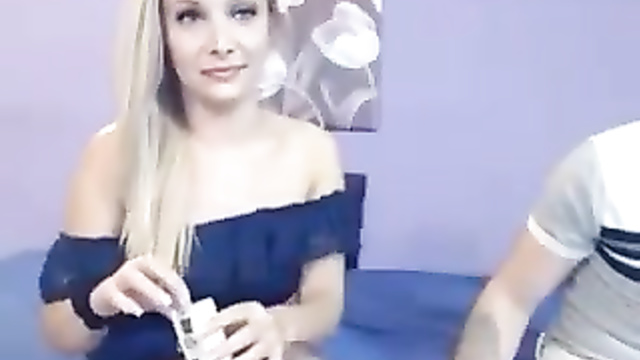 - AI - Smoking Lisa Kudrow flashed her natural tits on camera