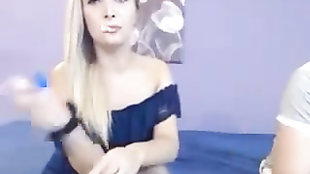 - AI - Smoking Lisa Kudrow flashed her natural tits on camera