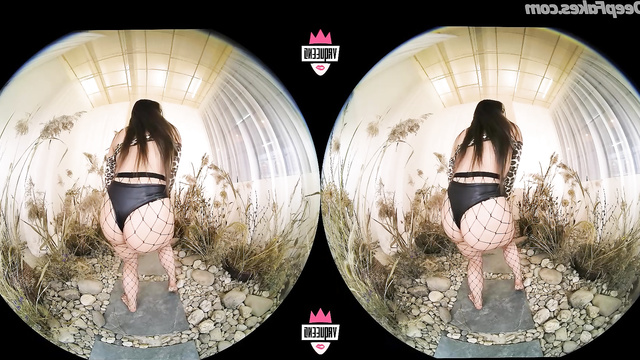 Big booty whore Hailee Steinfeld dancing on camera - pov deepfake