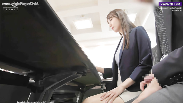 Dissolute brunette Yoona fucks at the office (윤아 섹스 장면)