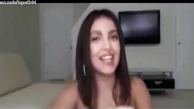 Priyanka Chopra giving the best handjob in my life // Face swap POV porn