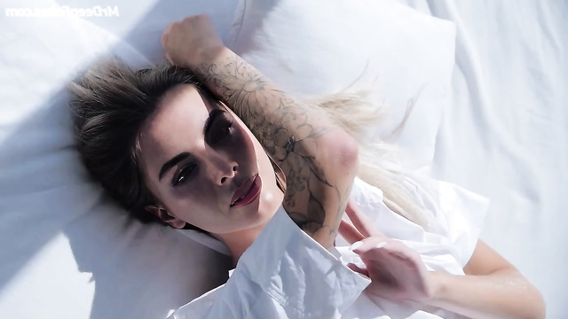 Erotic session with beautiful tattoed MILF Diana Ruiz / A.I.