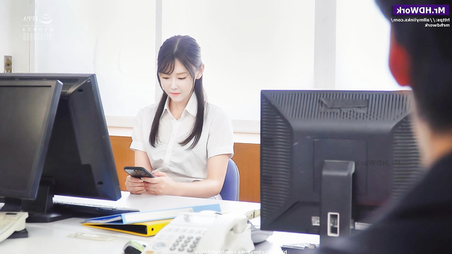 SNSD (소녀시대) / Trying hard to stay at her job - Jessica 제시카 가짜 포르노