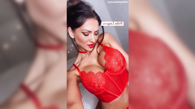Deepfake erotic video with gorgeous MILF Lourdes Figueroa