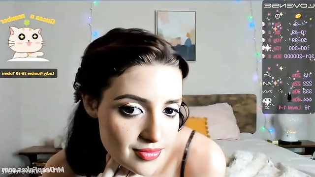 Webcam show with tattoed brunette Laura Marano [fakeapp]