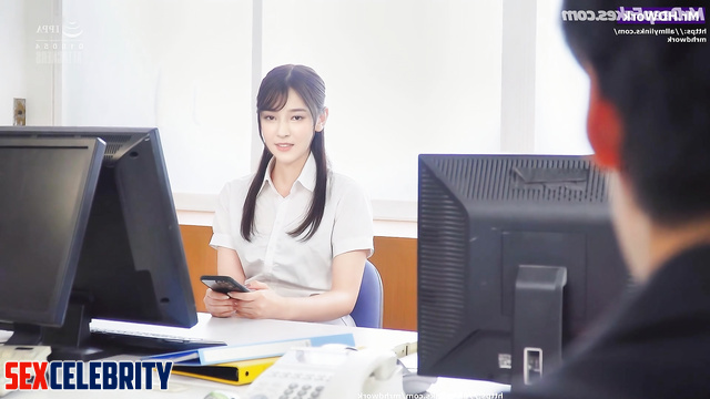 In office 낸시 Nancy finds her boss attractive adult 모모랜드 MOMOLAND 성인