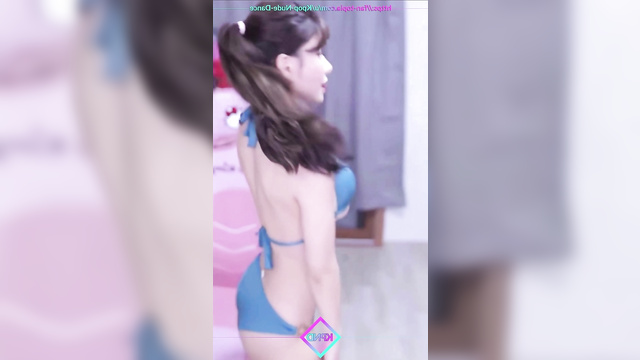 사쿠라 르세라핌 slut in bikini having fun with dance (Sakura face swap)