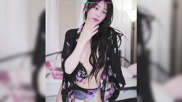 Sexy brunette Minji (민지 뉴진스) works on camera so hot - real fake