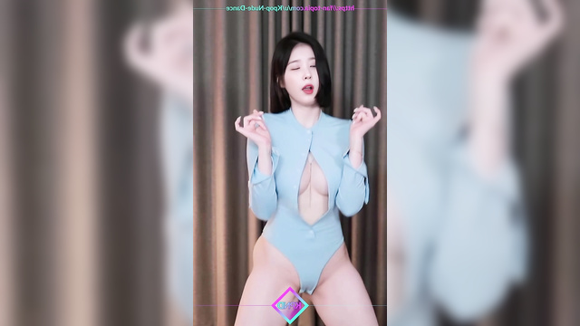 Sexy dance in tight blouse / 이지은 가짜 연예인 포르노 IU deepfake video