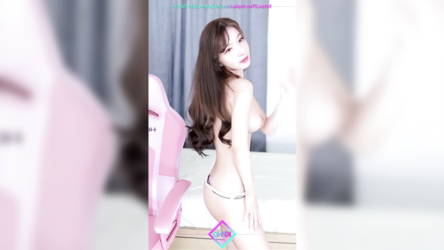Seductive bitch shows off her beautiful boobs - Sana (사나 트와이스) fake