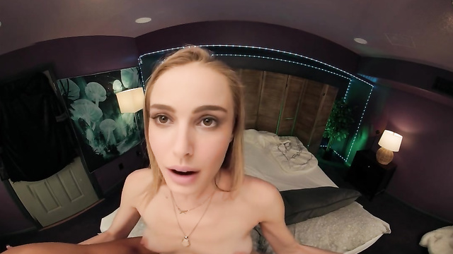 Topless Natalie Portman having fun as a dirty whore, fake celebrity porn