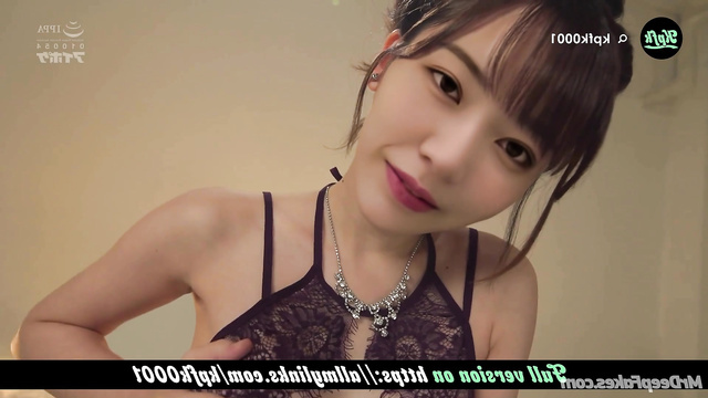 사쿠라 아이즈원 horny Sakura showing you her small cute nipples / real fake