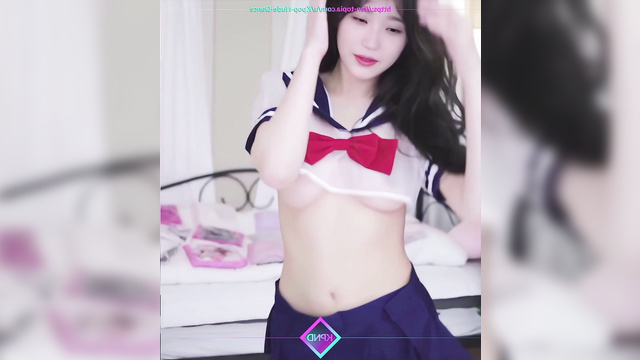 Cute korean schoolgirl IU (이지은 딥페이크 영상) dancing for you right now