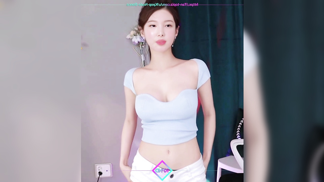 Busty slut dancing in short shirt (나연 트와이스) Nayeon solo fakeapp