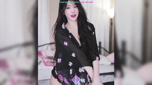 Taeyeon (태연 소녀시대) dancing in hot transparent underwear, real fake