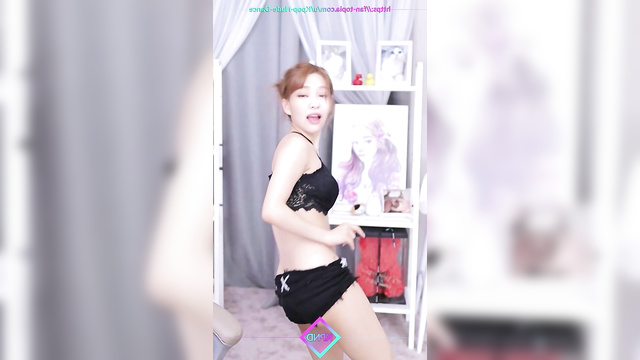 Jennie (제니 블랙핑크) loves erotic dances on camera / face swap