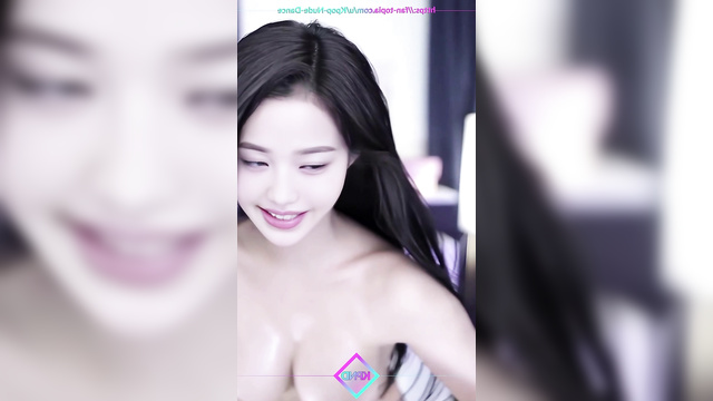 She doesn't show her tits - Wonyoung (장원영) face swap (가짜 포르노)