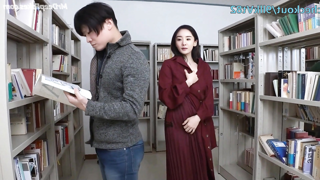 Sexy Yang Mi came naked to a Chinese library (深度伪造 杨幂)