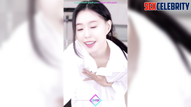 Irene [아이린 레드벨벳] moves excitingly on camera / fakeapp