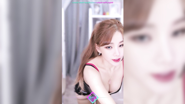 This K-pop babe knows how to turn a man on - Karina (카리나 에스파)