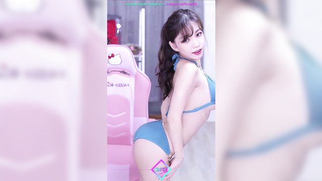 Korean cutie dances erotic dance // Karina (카리나 에스파)