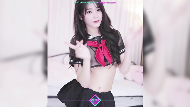 IU (이지은 열정적 섹스) solo adult video - brunette likes erotic dances