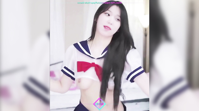 Sexy korean schoolgirl Winter Aespa dancing for money (윈터 인터넷 연예인)