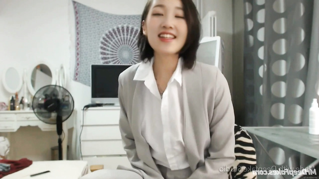 Nonaka Shana (노나카 샤나) wants to get into porn industry Lapillus 라필루스 누드