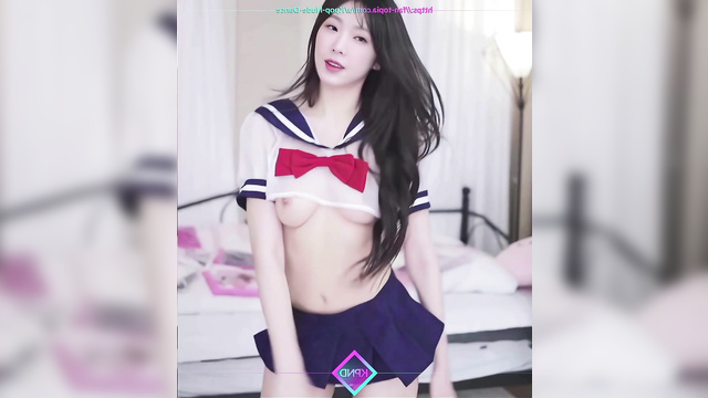 Naughty schoolgirl dances for you - fake solo video with Taeyeon 태연 소녀시대